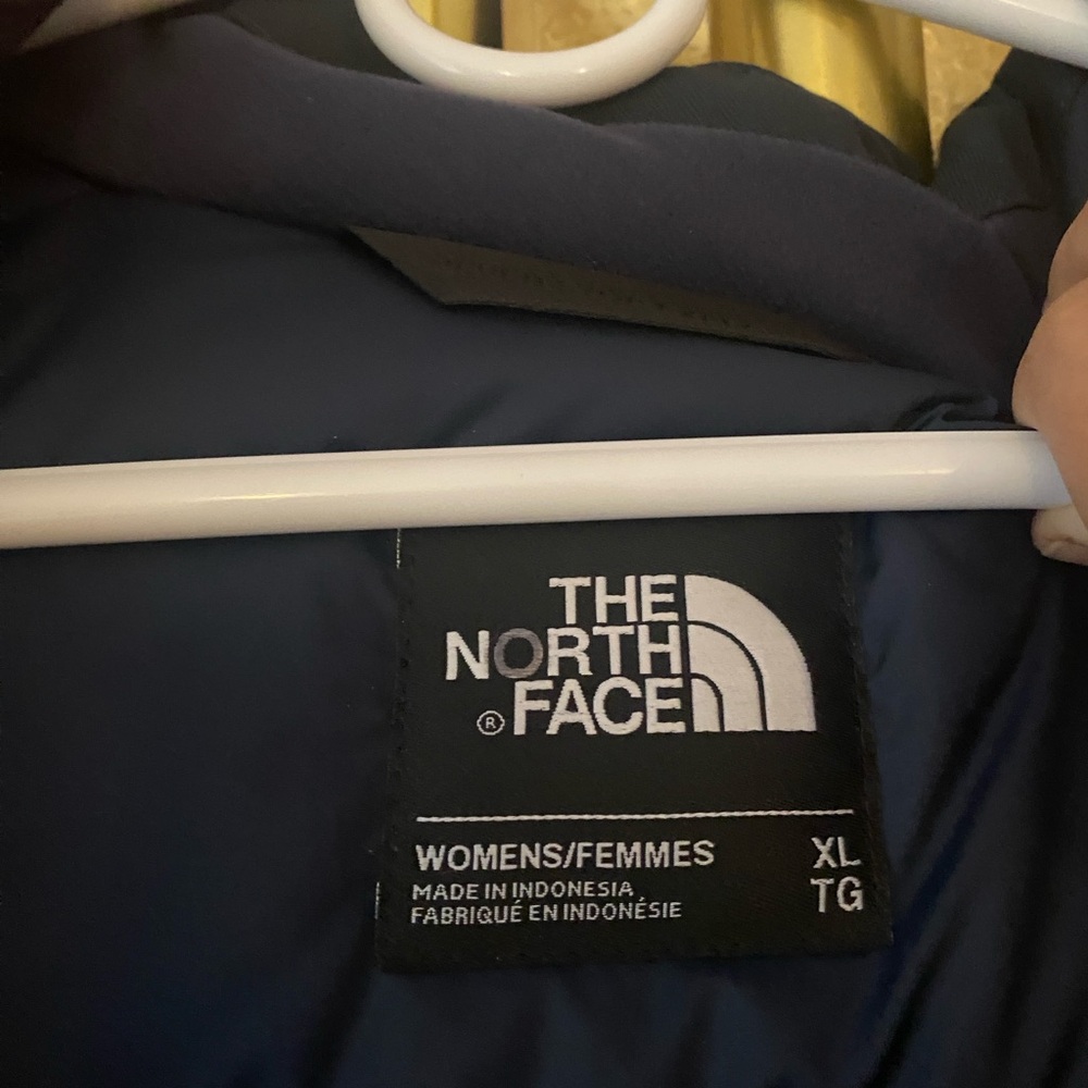 The North Face Arctic Dark Blue for Women
NWOT - Picture 2 of 4